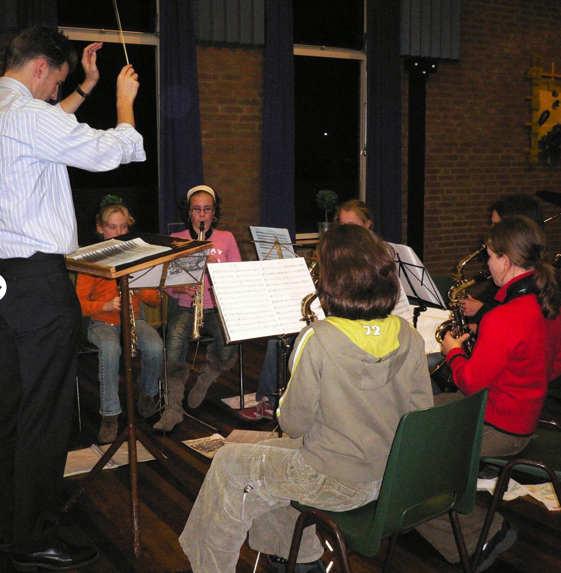 De jeugdfanfare in actie